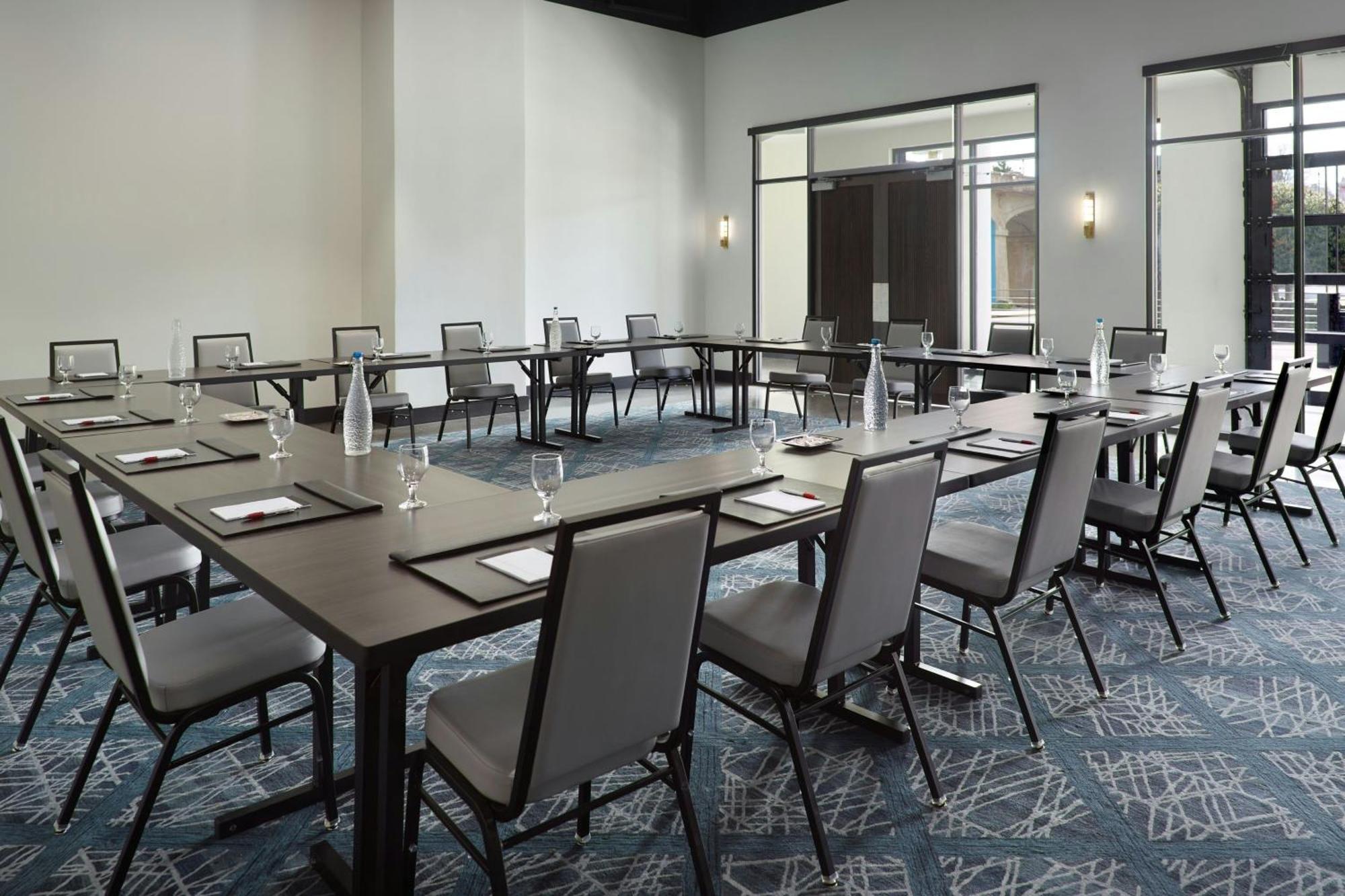 Marriott Knoxville Downtown Экстерьер фото